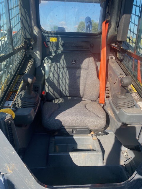 2024 John Deere 324G Image 10