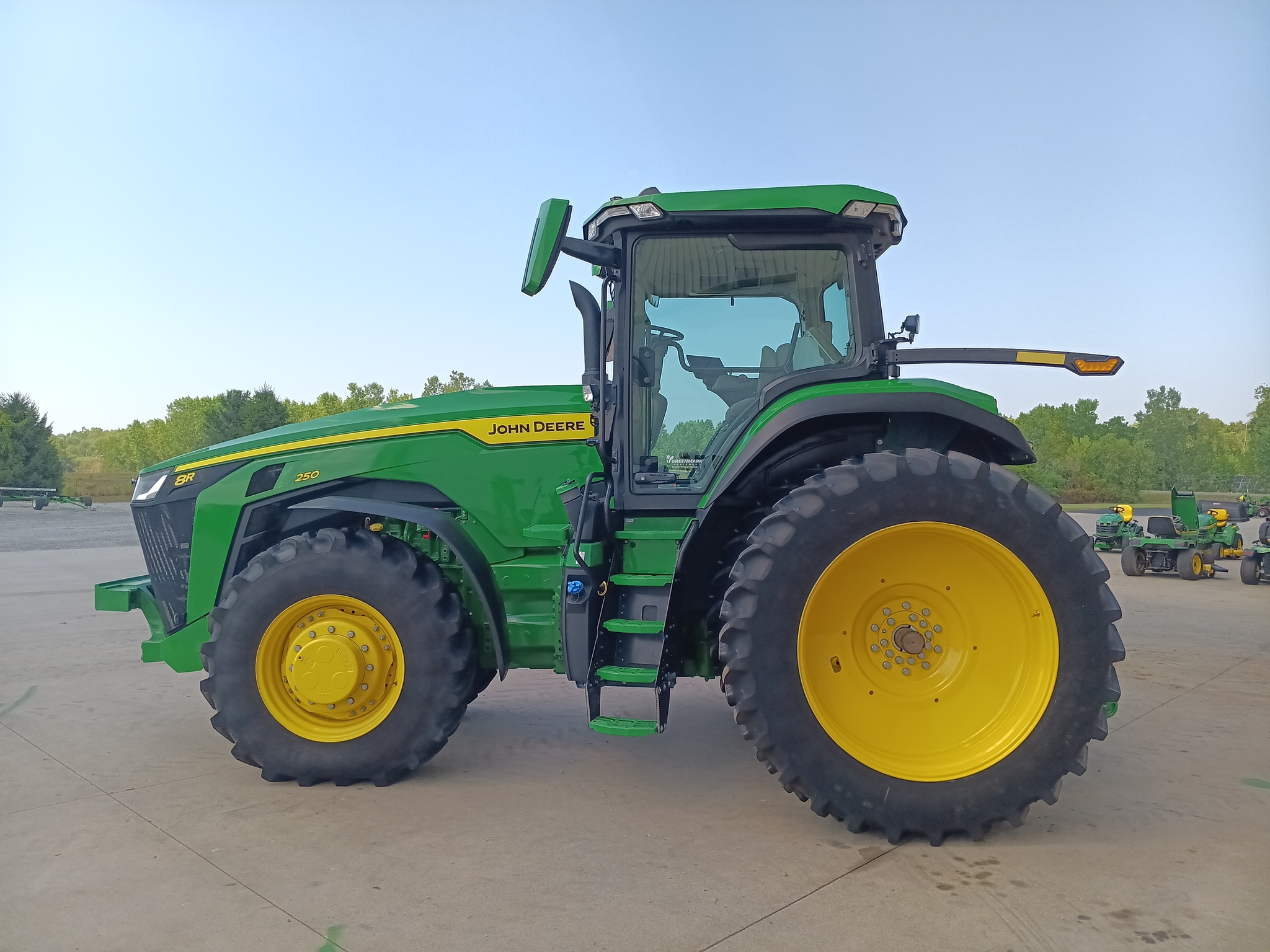 2024 John Deere 8R 250 Image 7