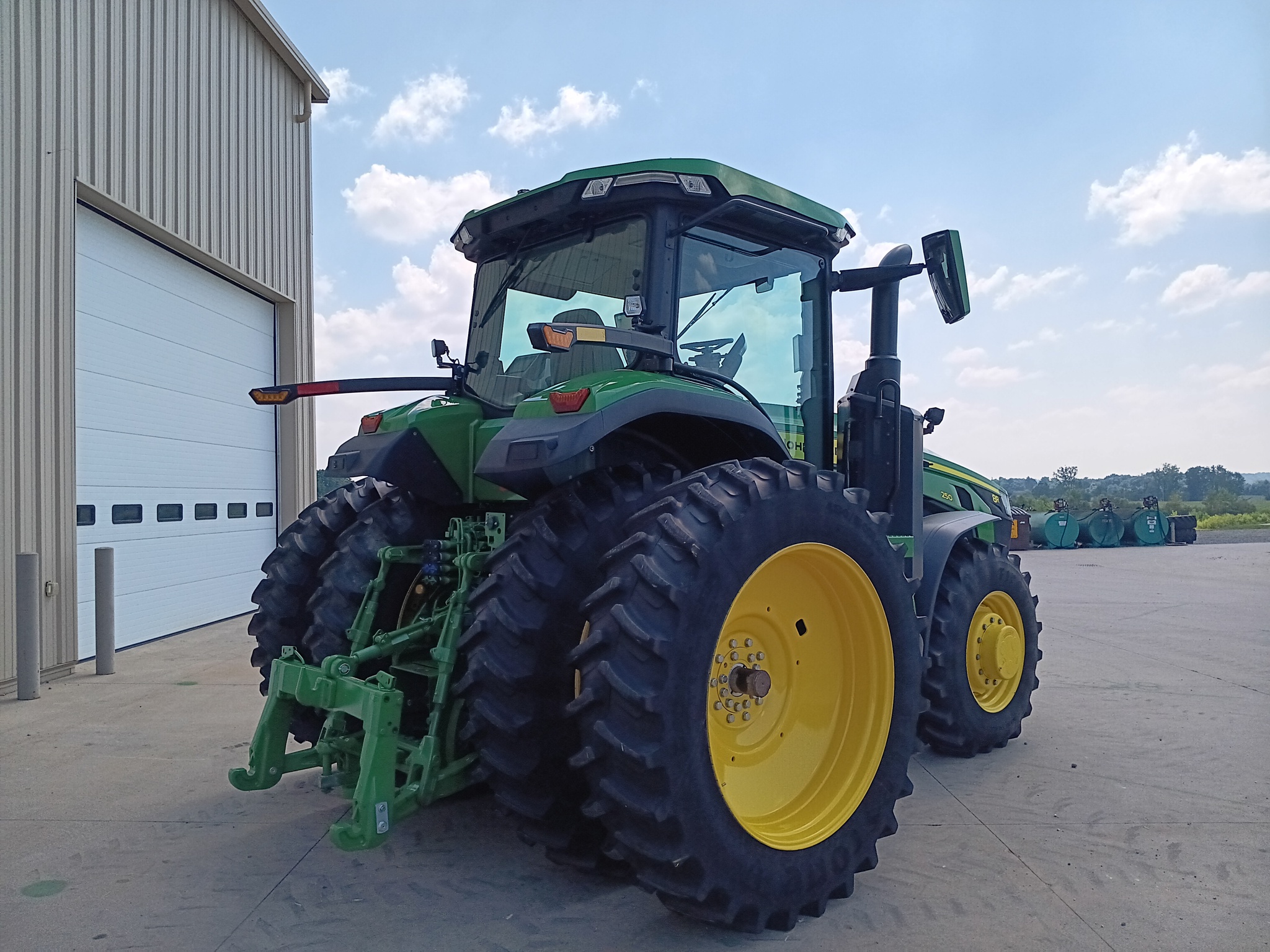 2024 John Deere 8R 250 Image 4