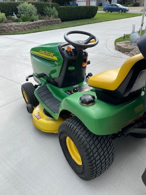 2005 John Deere LT150 Image 5