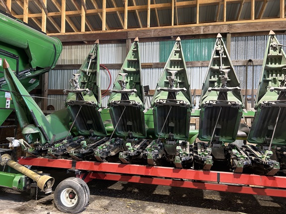 Photo of 2011 John Deere 608C StalkMaster