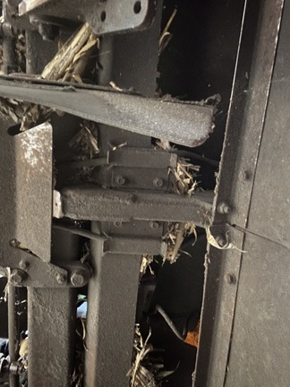 Photo of 2011 John Deere 608C StalkMaster