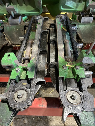 Photo of 2011 John Deere 608C StalkMaster