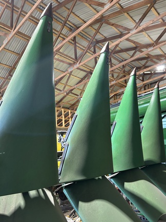 Photo of 2011 John Deere 608C StalkMaster