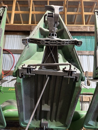 Photo of 2011 John Deere 608C StalkMaster