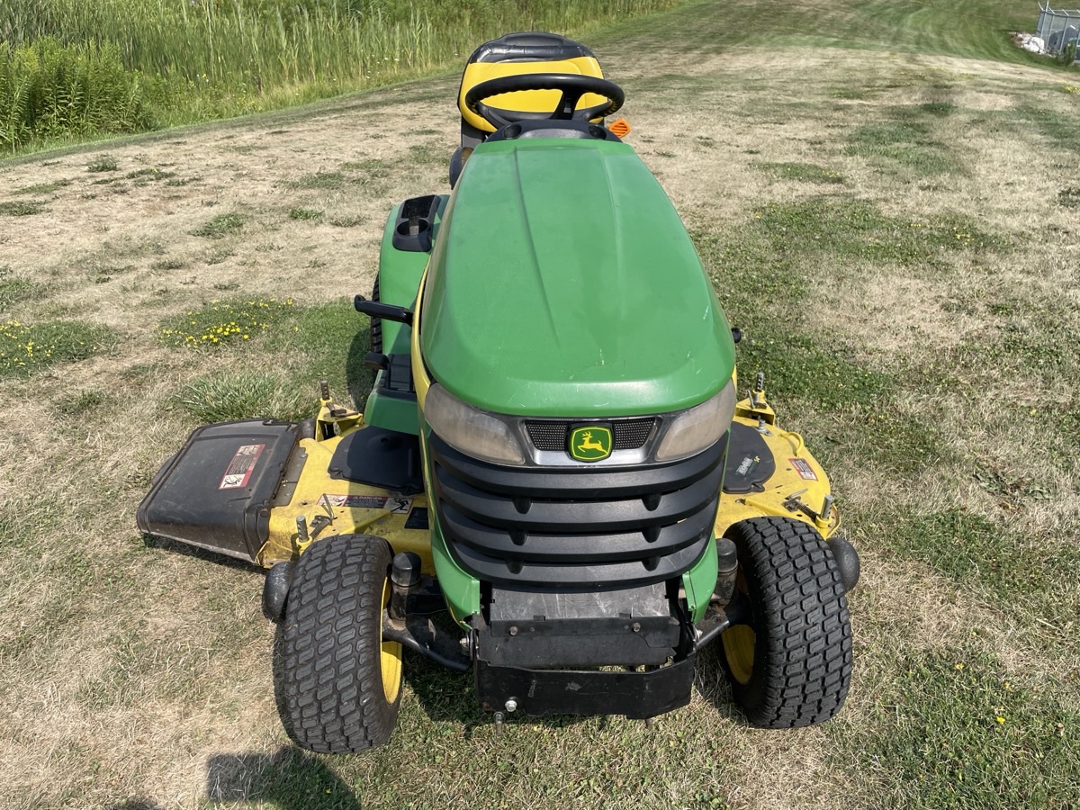 2011 John Deere X320 Image 2