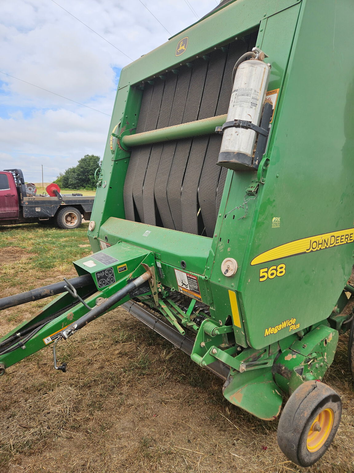 2010 John Deere 568 Image 1