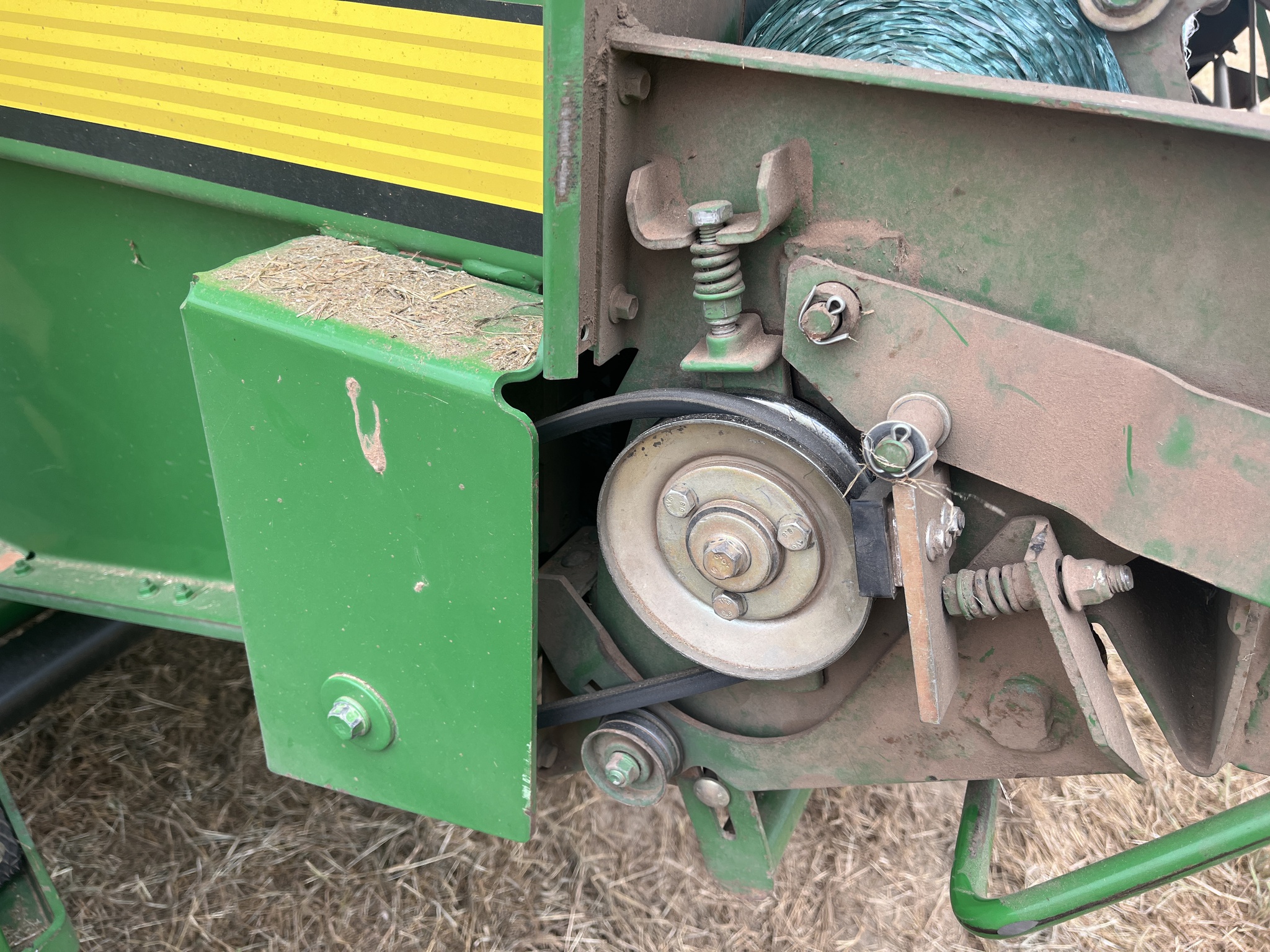 2010 John Deere 568 Image 11