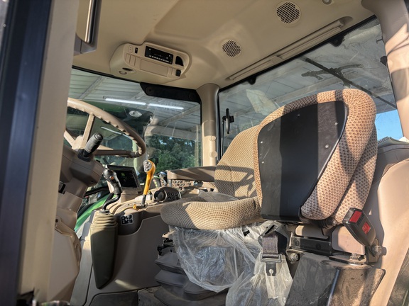 2023 John Deere 6R 110