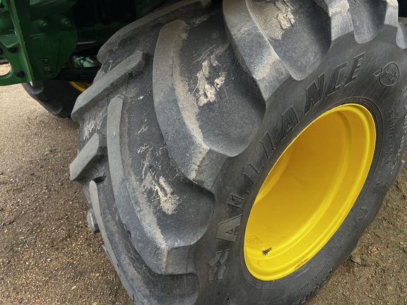 2024 John Deere 800R - Photo9