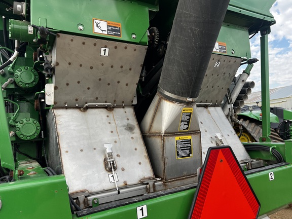 2024 John Deere 800R - Photo23