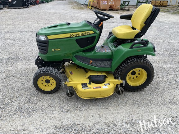 Photo of 2017 John Deere X758