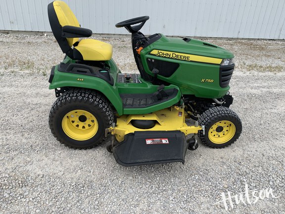 Photo of 2017 John Deere X758