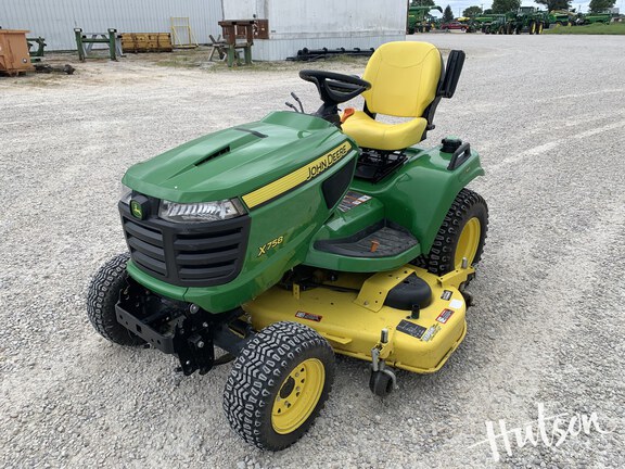 Photo of 2017 John Deere X758