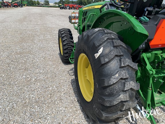 Photo of 2024 John Deere 5067E