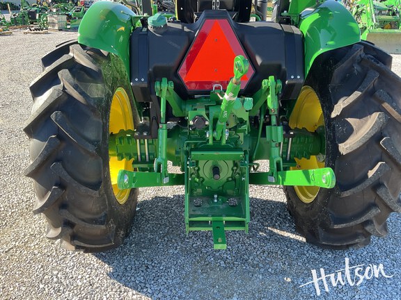 Photo of 2024 John Deere 5067E