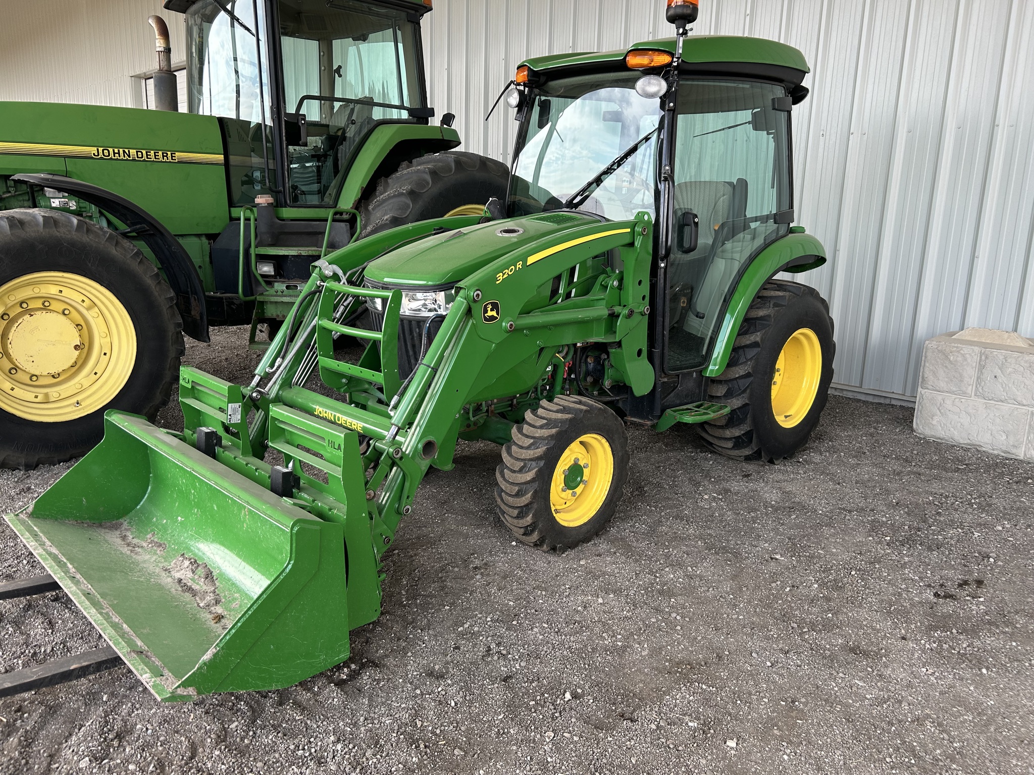 2021 John Deere 3039R Image 1