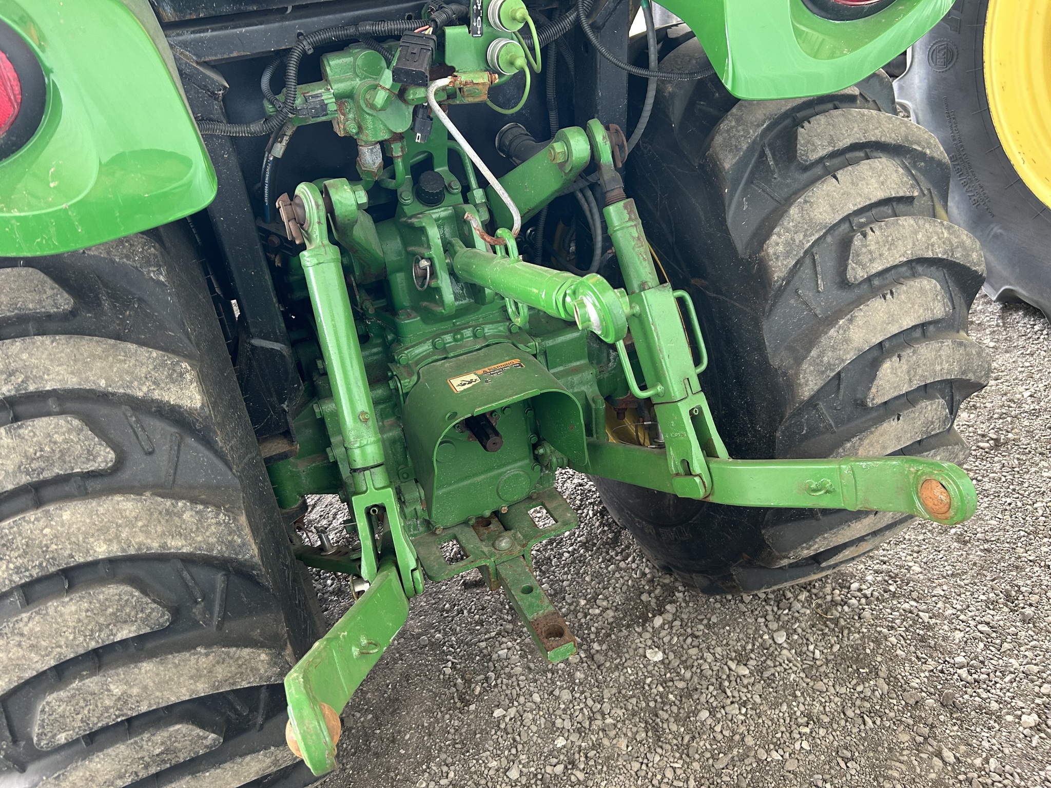 2021 John Deere 3039R Image 17