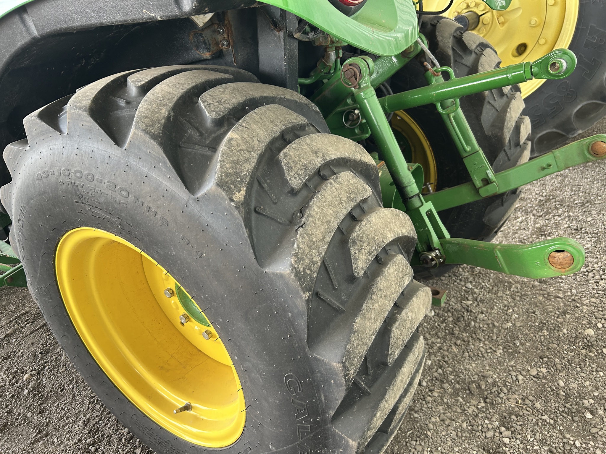 2021 John Deere 3039R Image 16