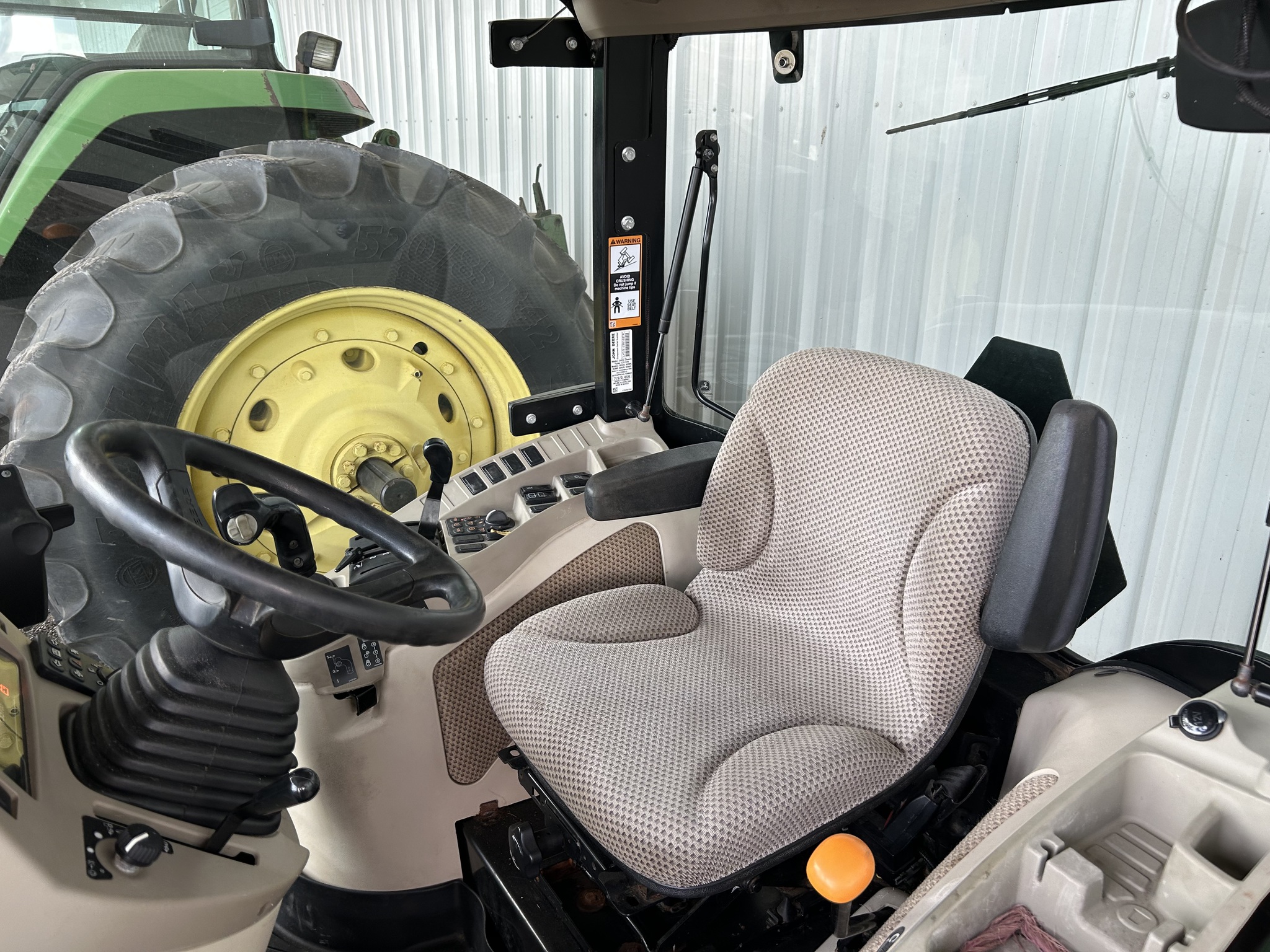 2021 John Deere 3039R Image 9