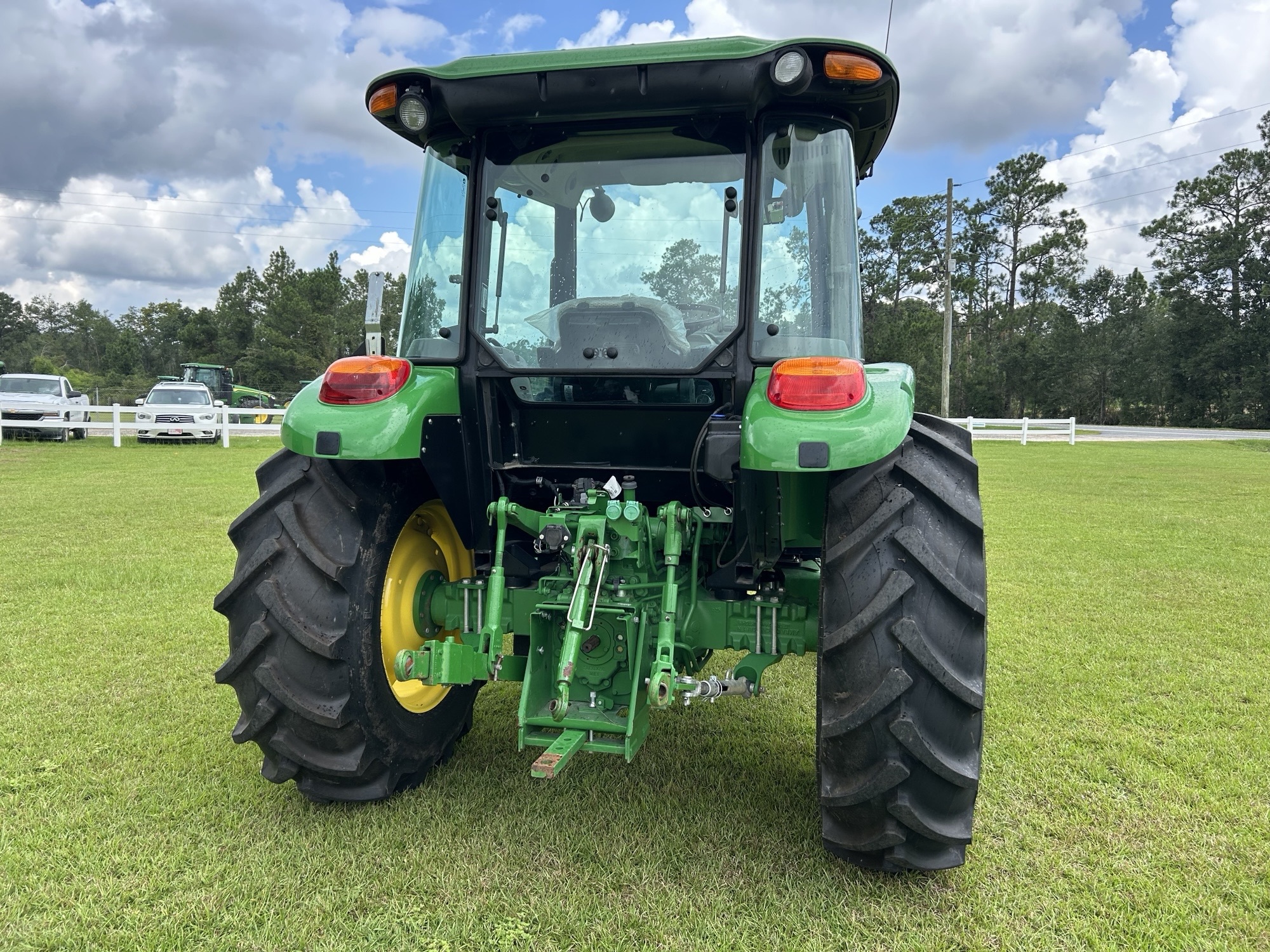 2023 John Deere 5075E Image 4