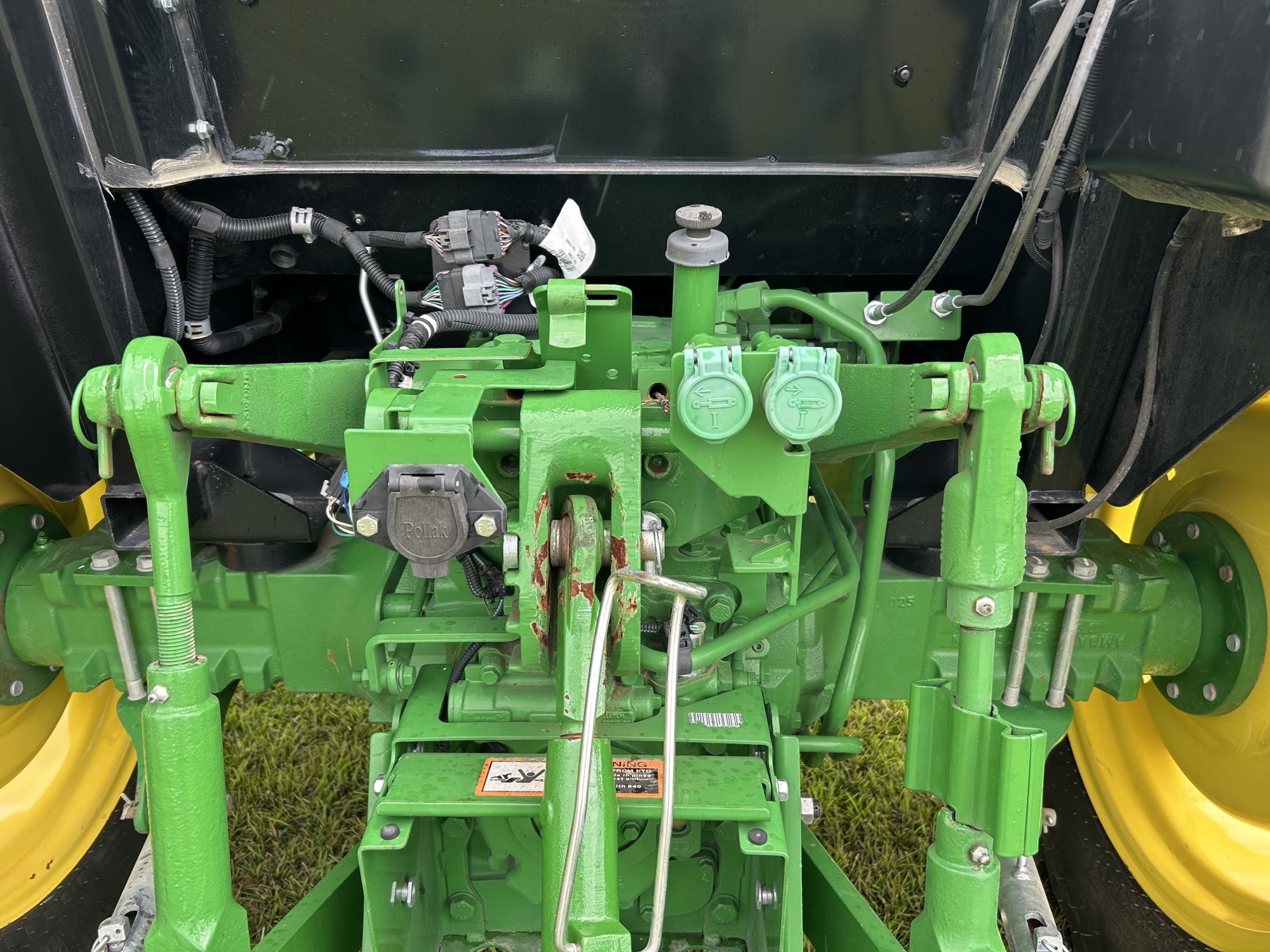 2023 John Deere 5075E Image 5