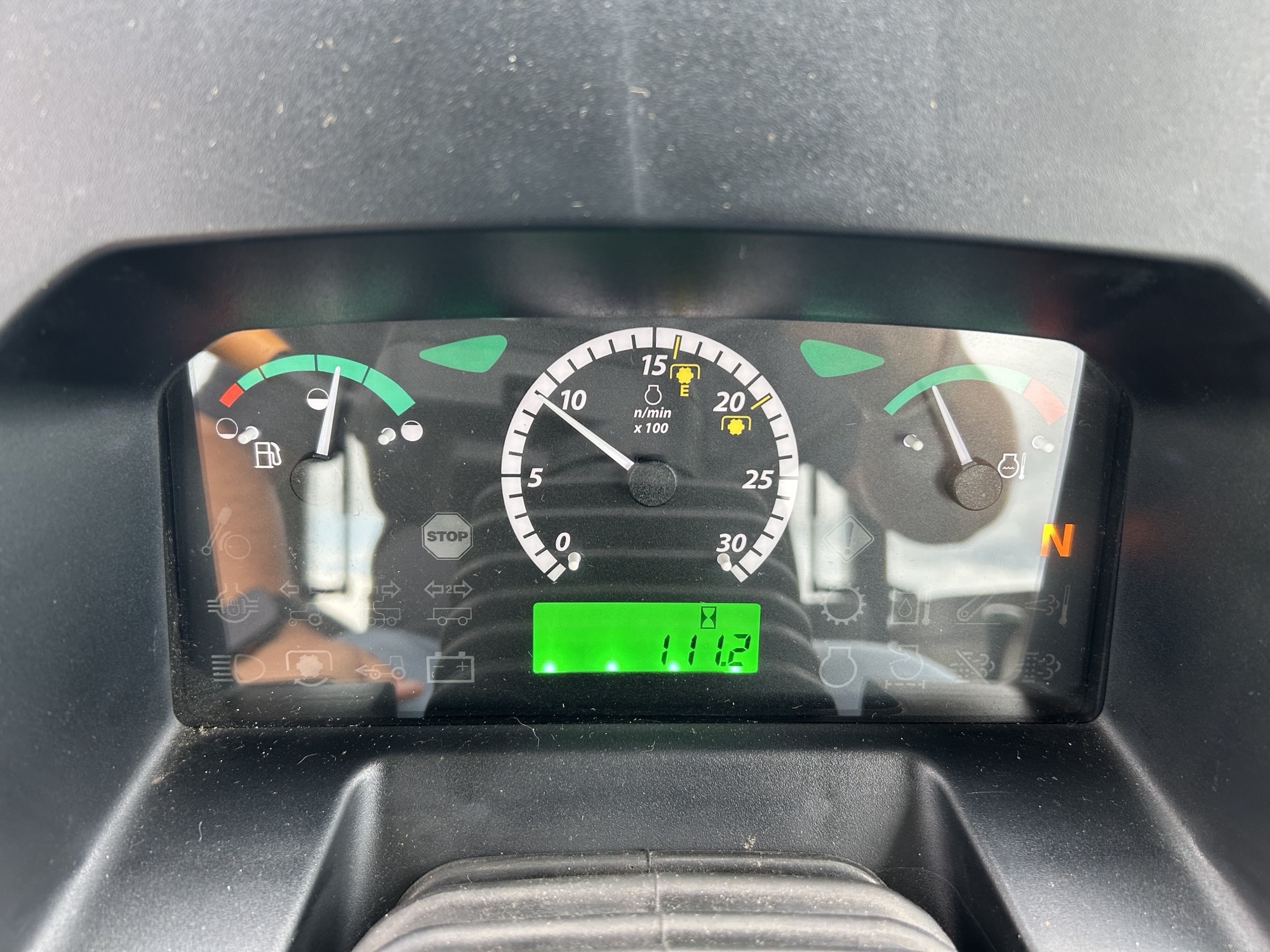 2023 John Deere 5075E Image 9