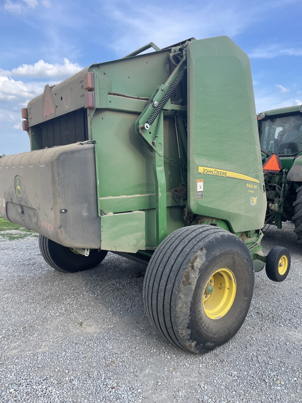 2022 John Deere 560M Image 4