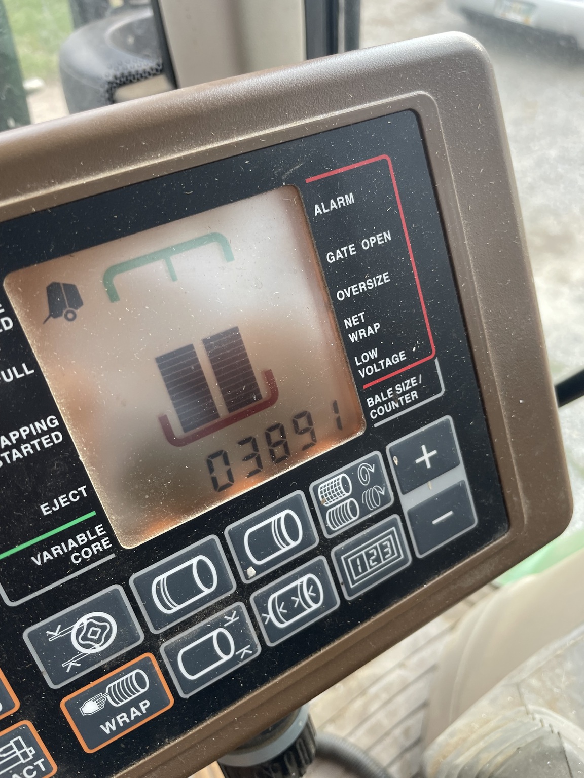 2022 John Deere 560M Image 6