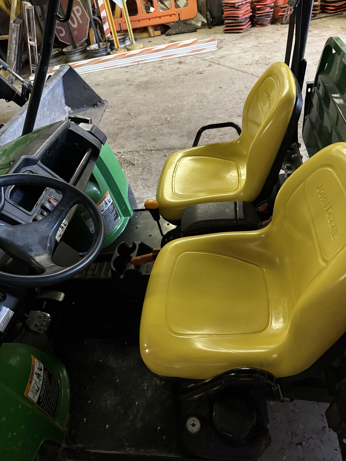 2016 John Deere HPX 4X4 Image 6