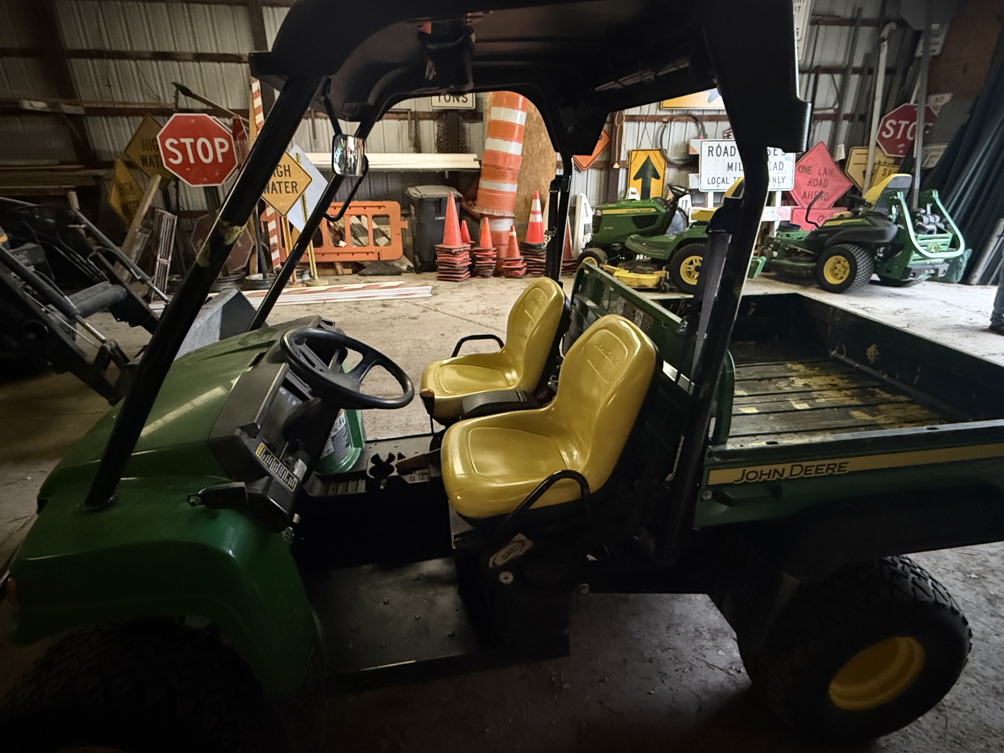 2016 John Deere HPX 4X4 Image 7