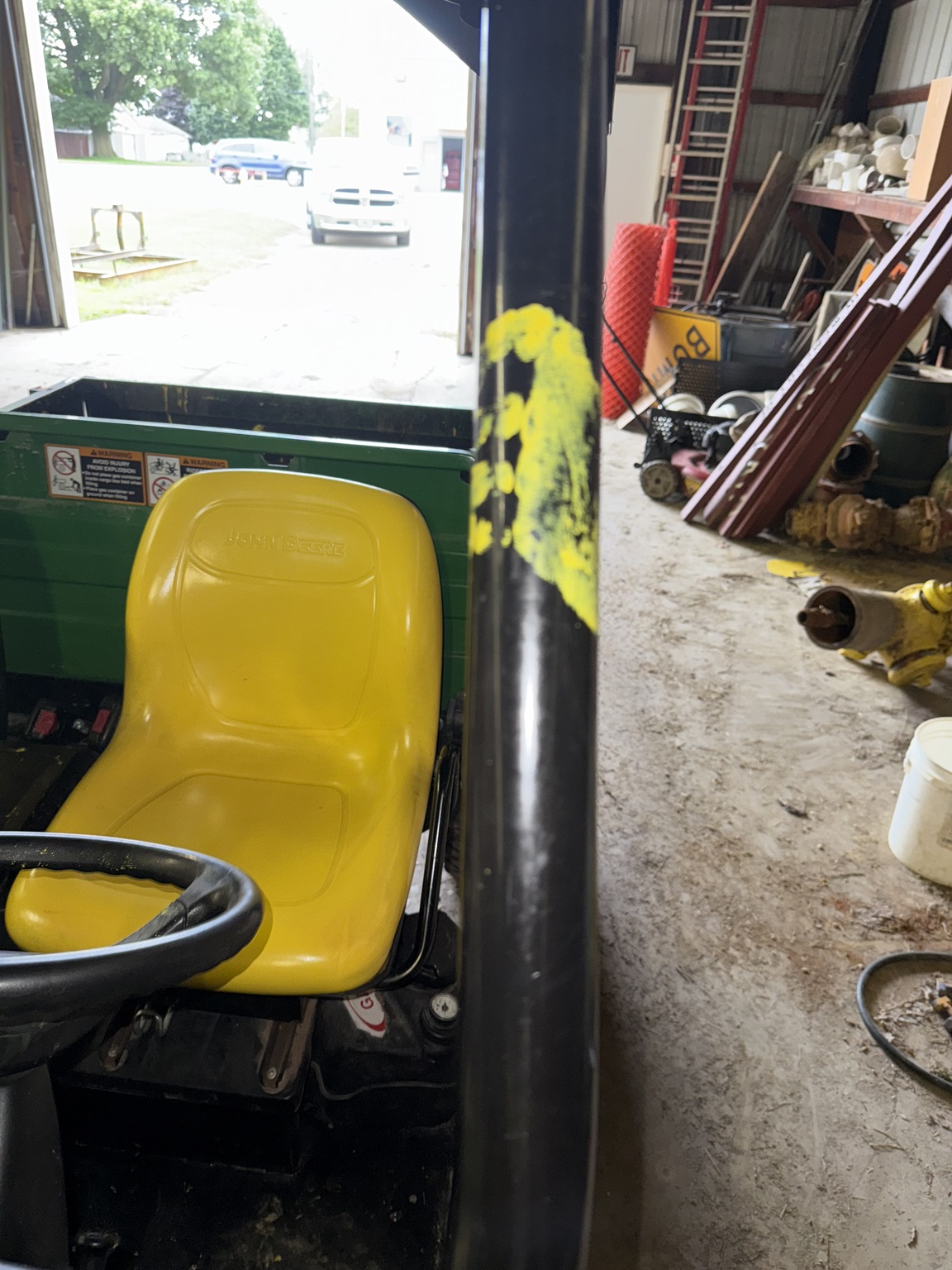 2016 John Deere HPX 4X4 Image 9