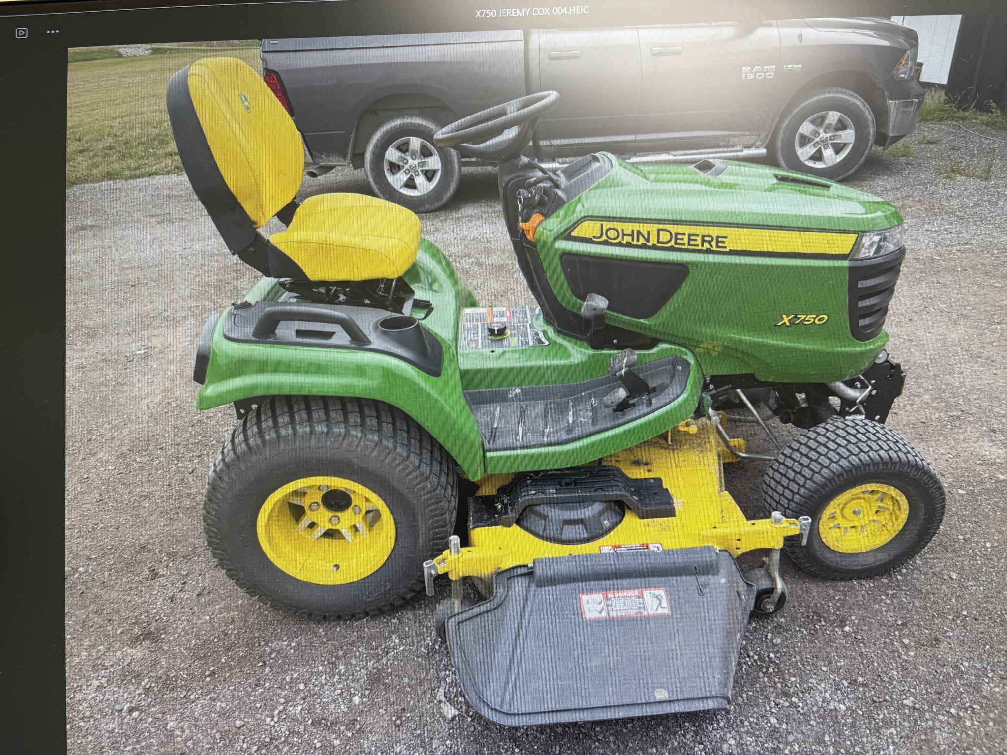 2020 John Deere X750 Image 4