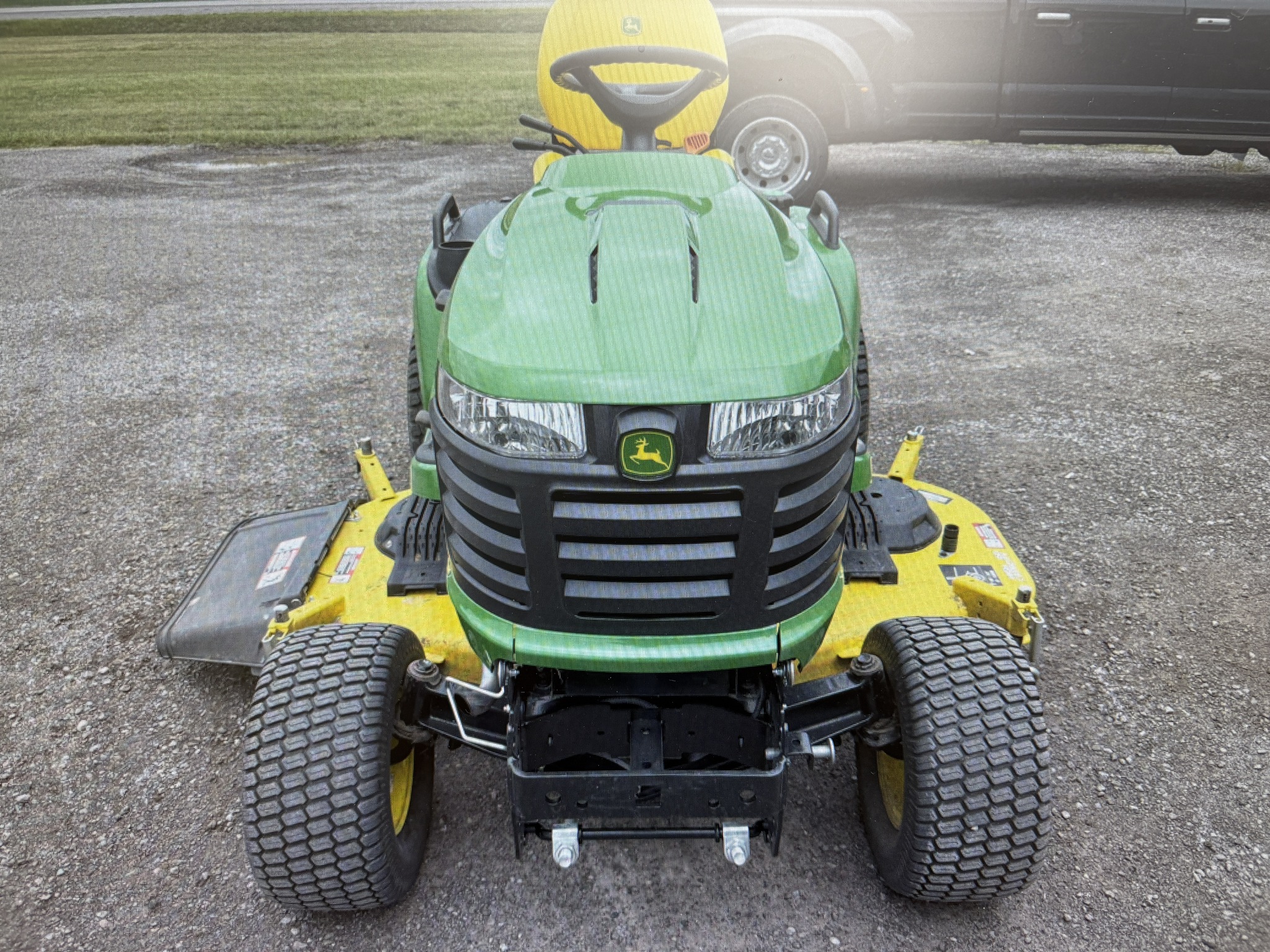 2020 John Deere X750 Image 6
