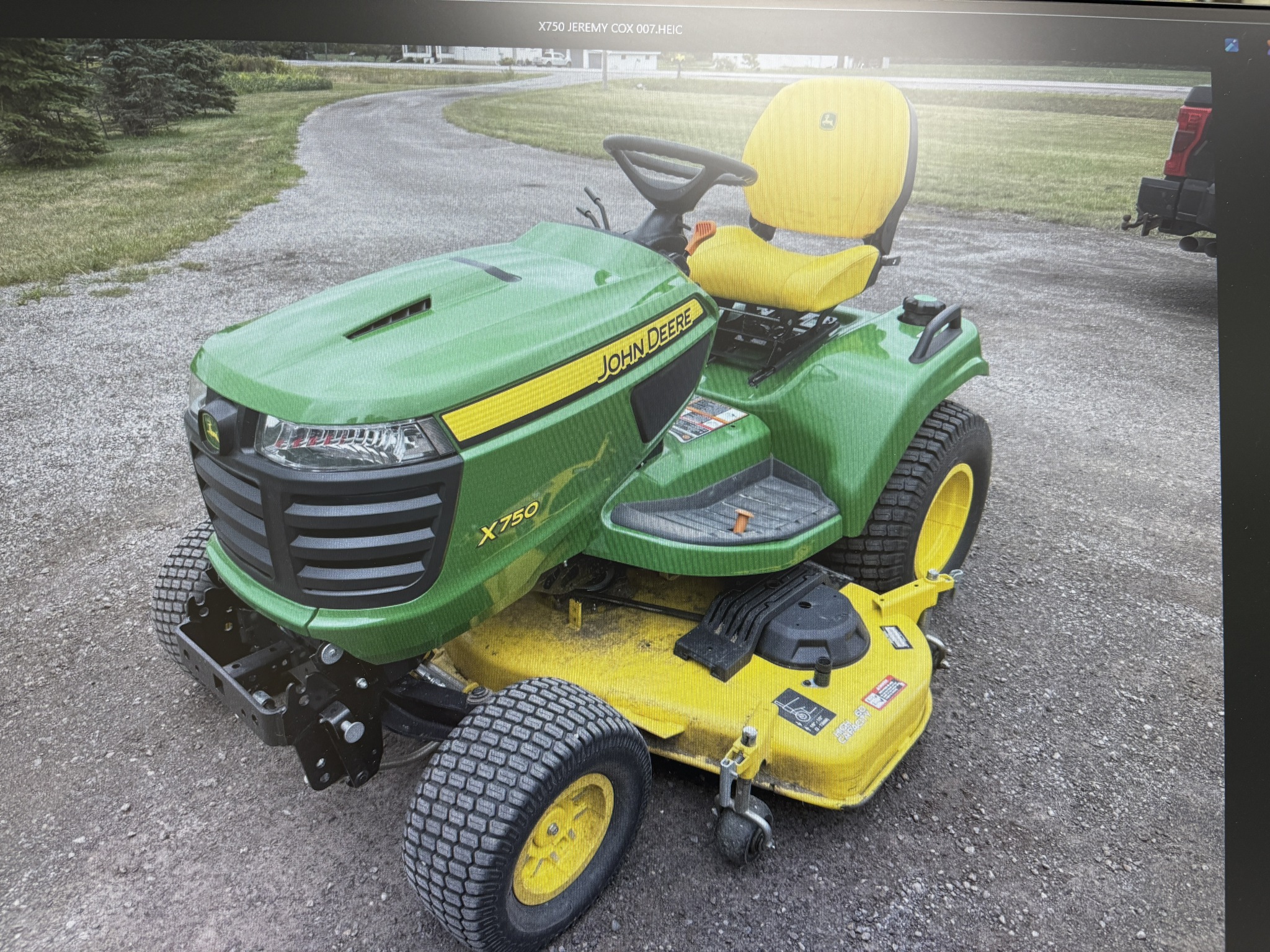2020 John Deere X750 Image 7