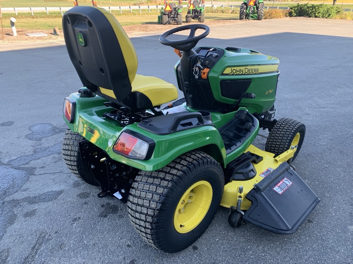 2020 John Deere X750 Image 6