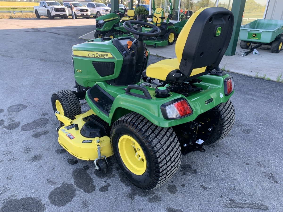 2020 John Deere X750 Image 8