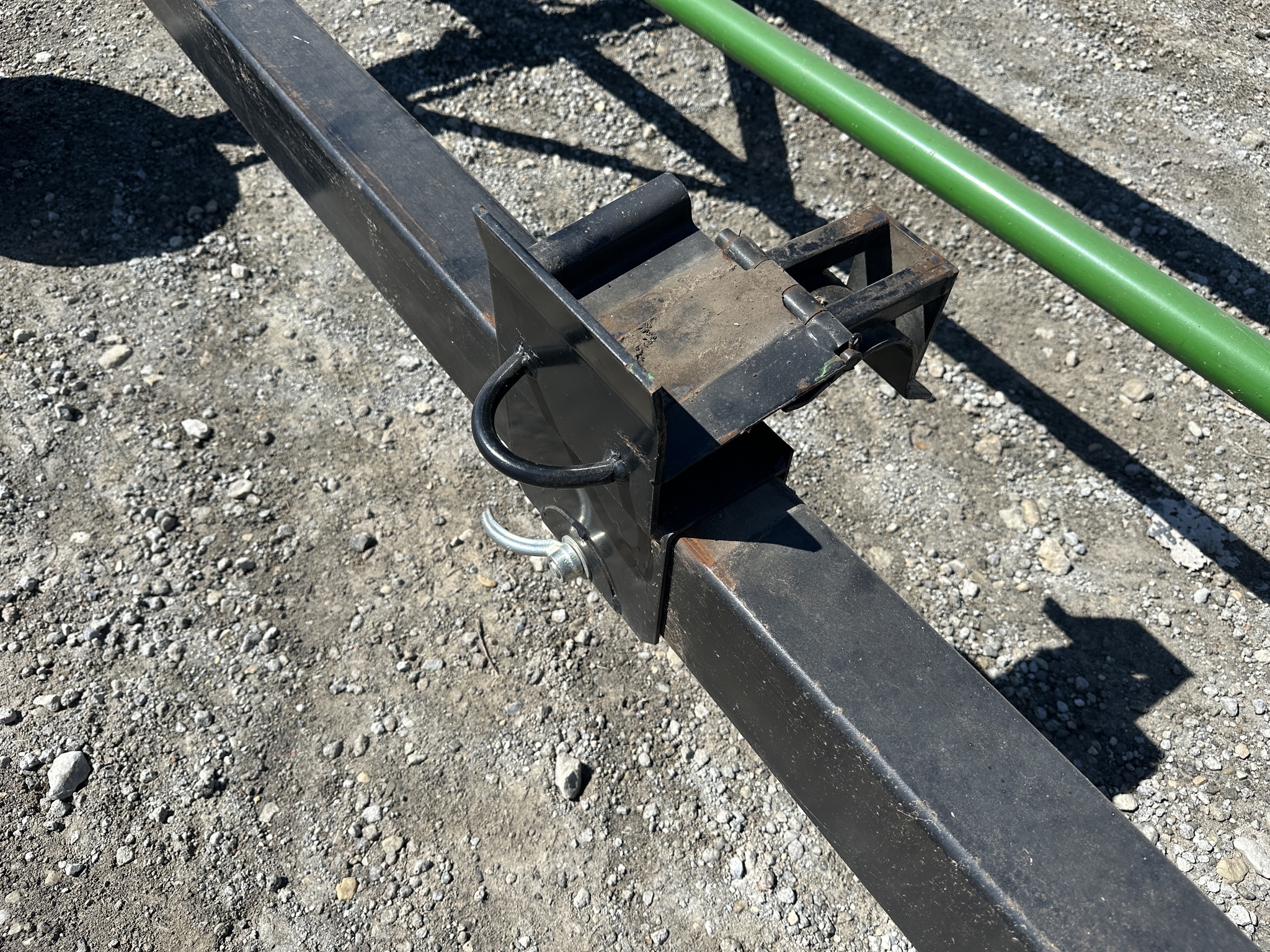 2012 E-Z Trail 880 Image 8