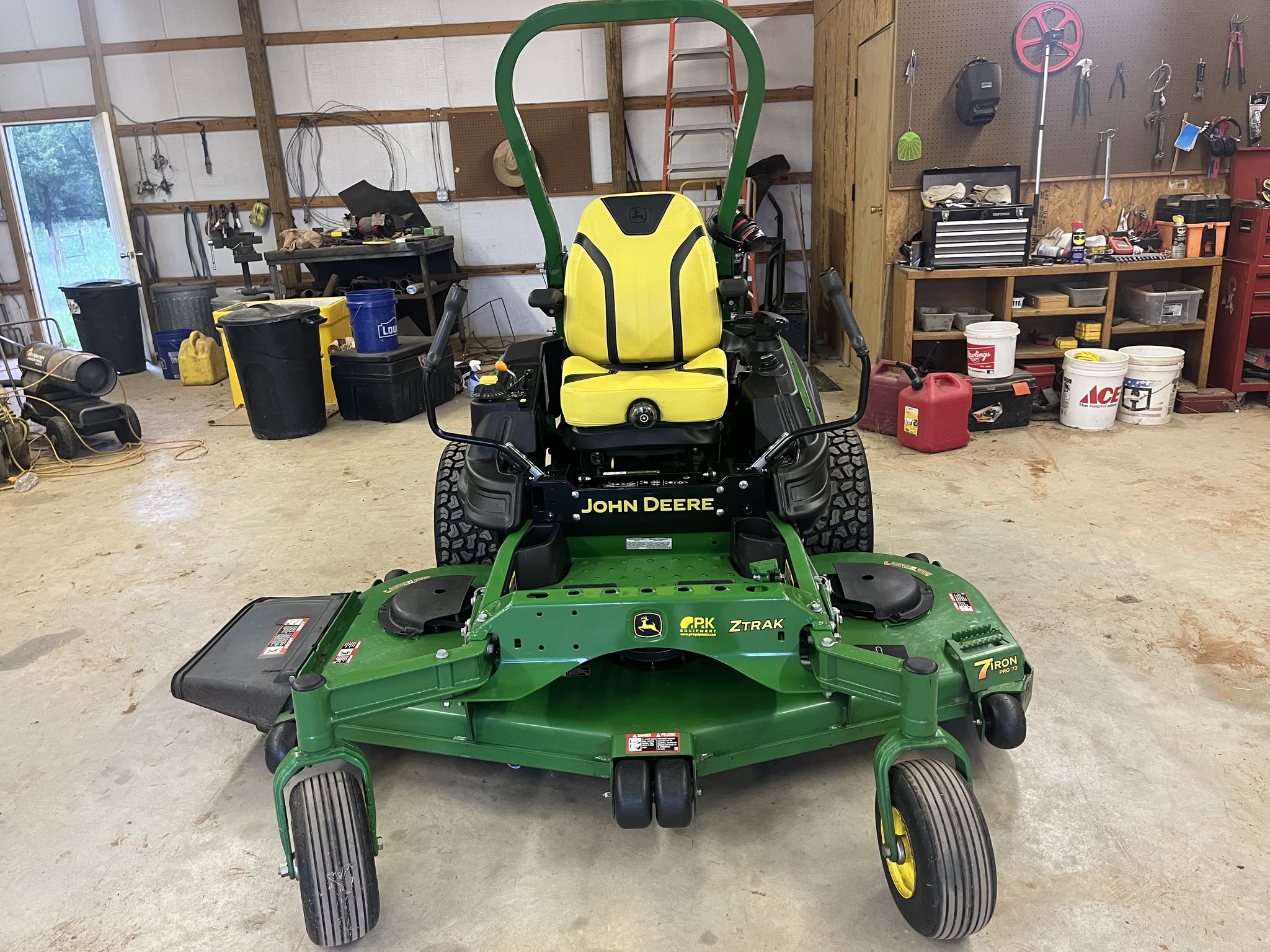 2021 John Deere Z970R Image 1