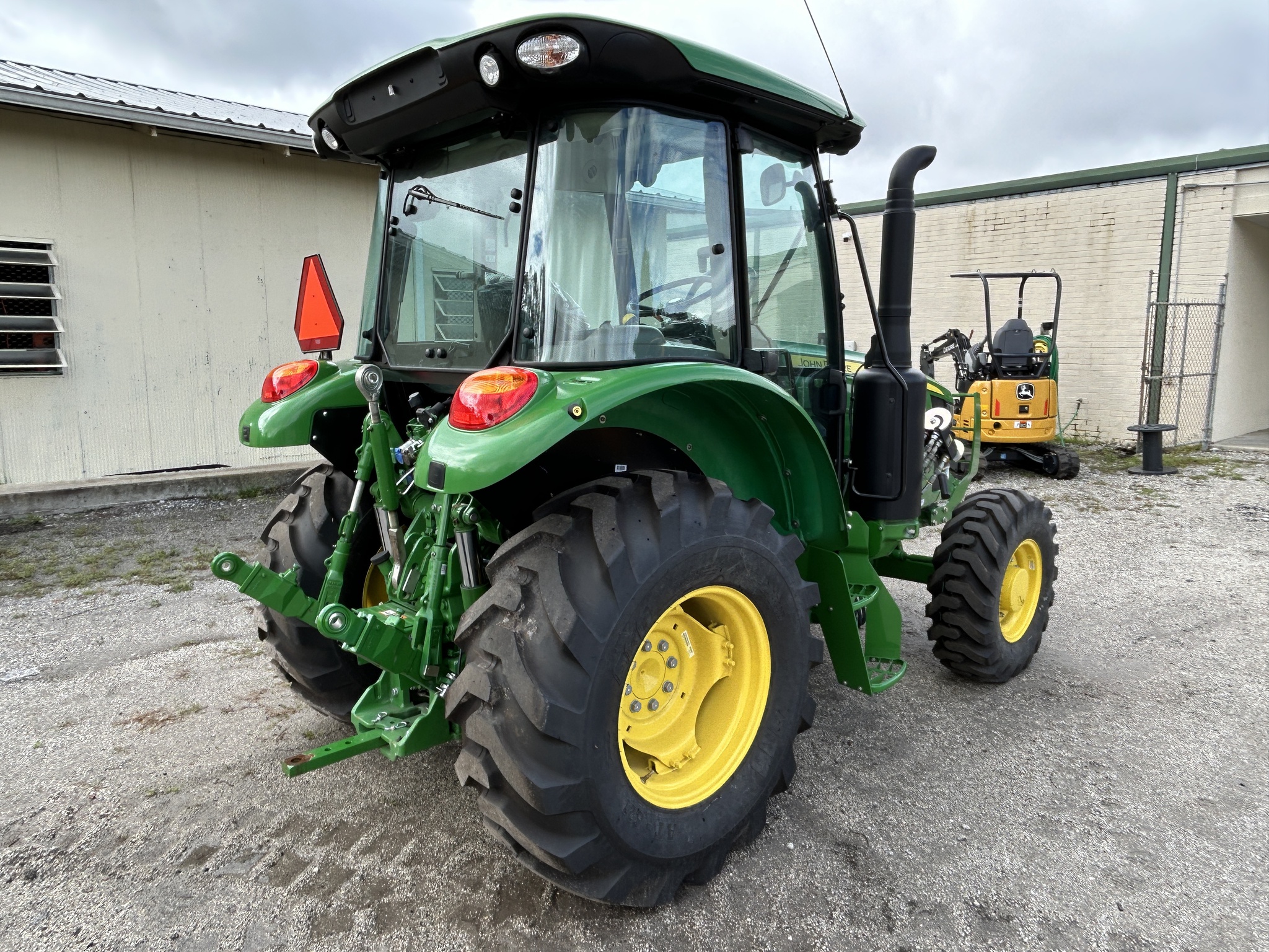 2024 John Deere 5095M Image 4