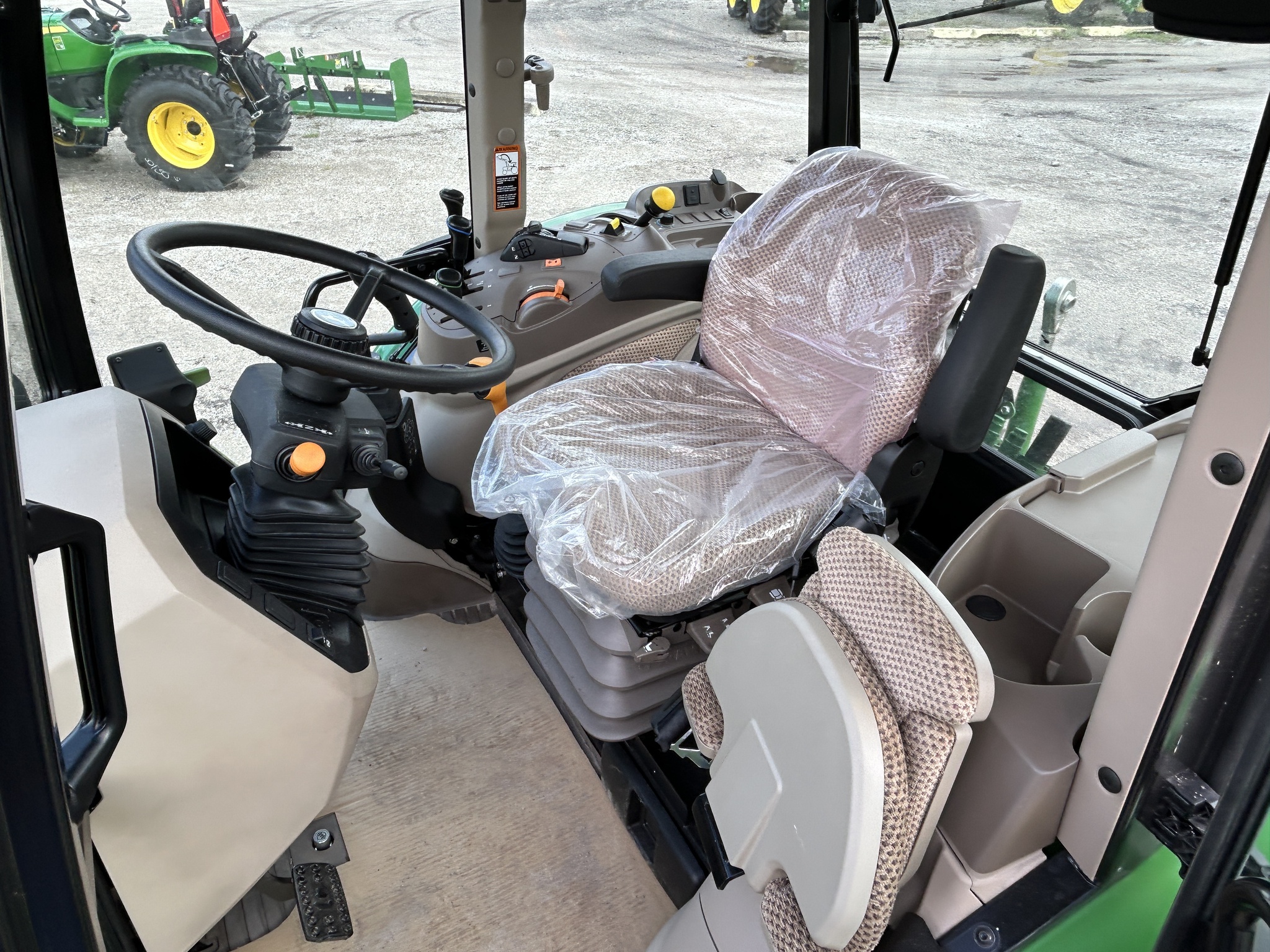 2024 John Deere 5095M Image 10