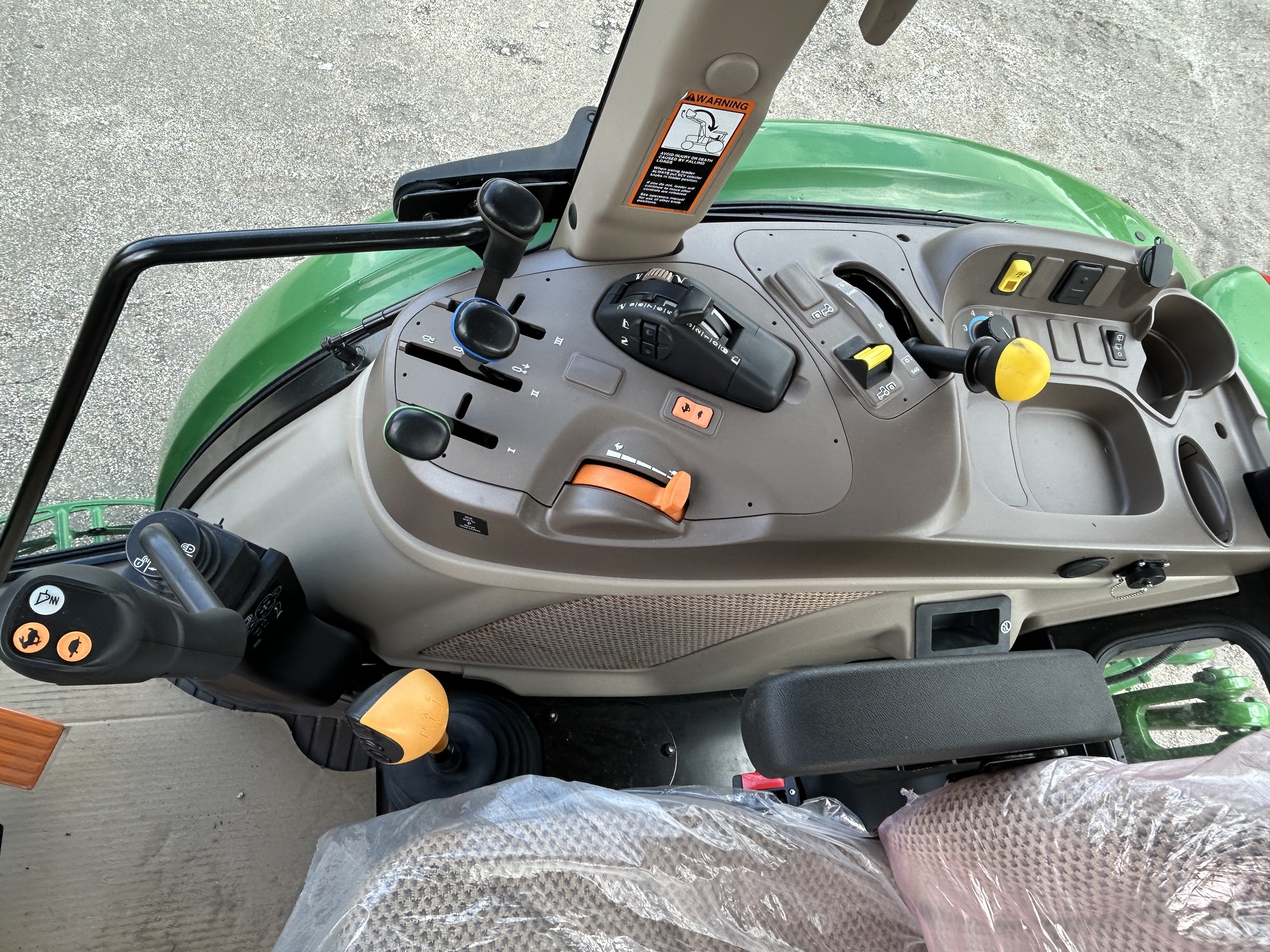 2024 John Deere 5095M Image 11