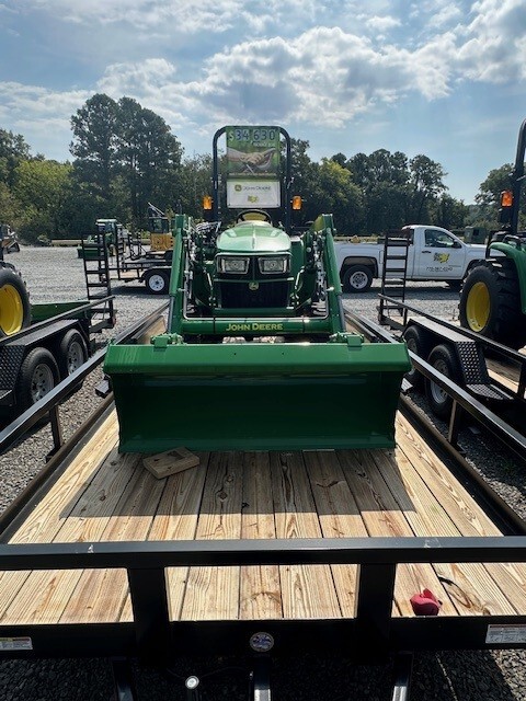 2024 John Deere 3025E w/18' linx trailer Image 2