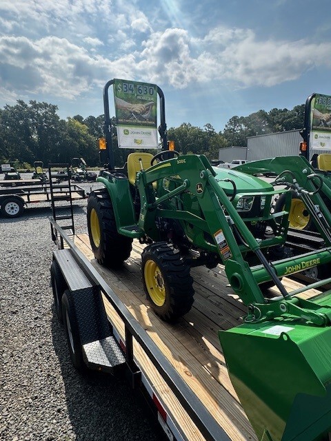2024 John Deere 3025E w/18' linx trailer Image 4