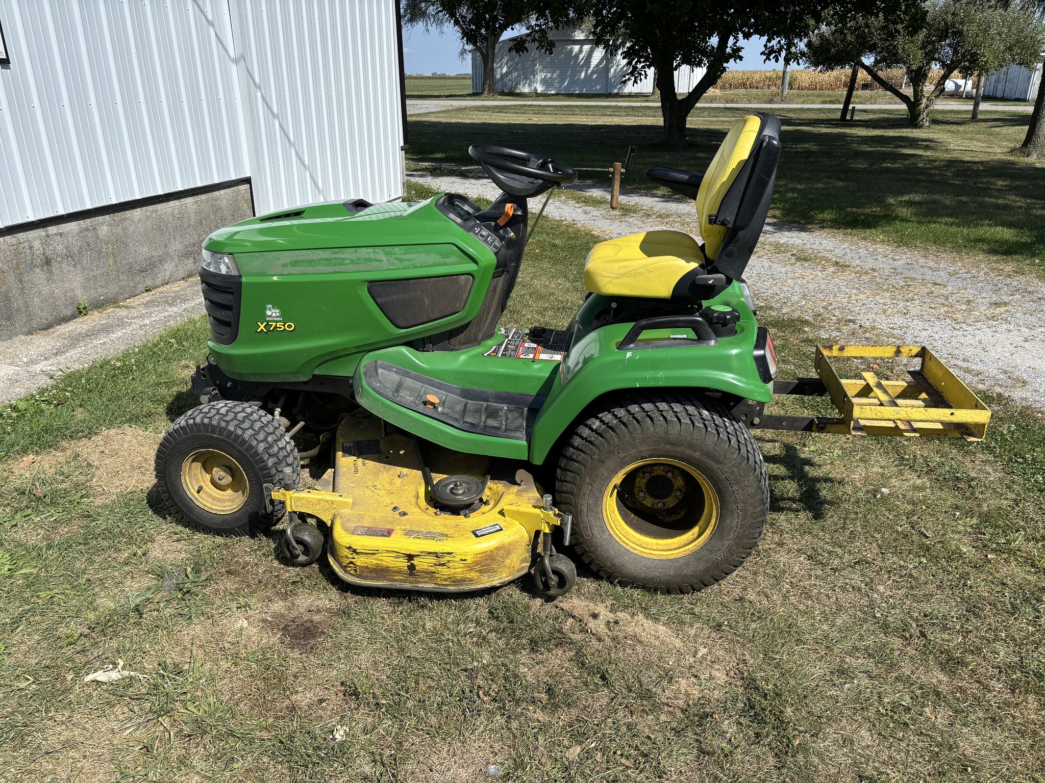 2014 John Deere X750 Image 1