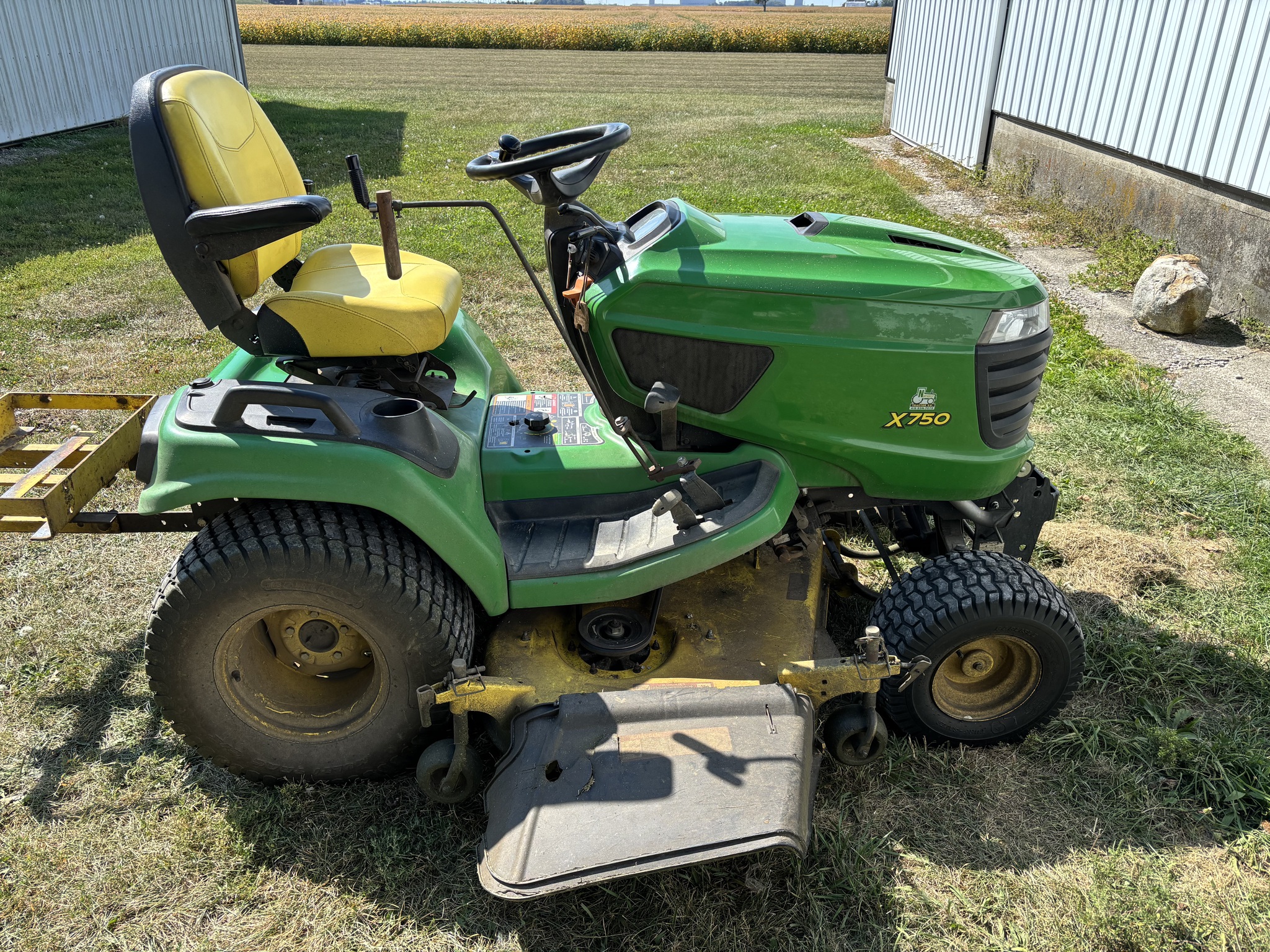 2014 John Deere X750 Image 8