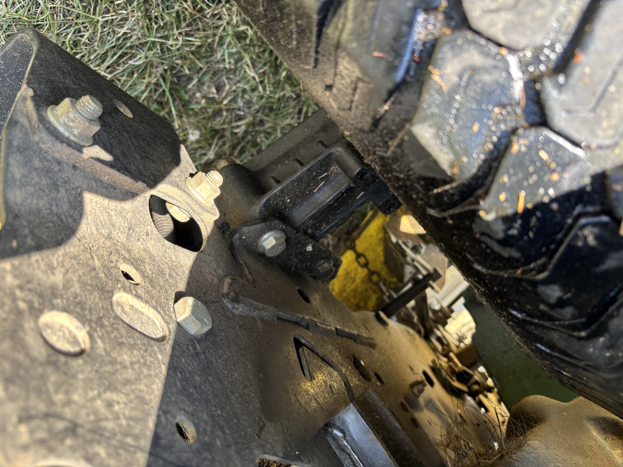 2014 John Deere X750 Image 5