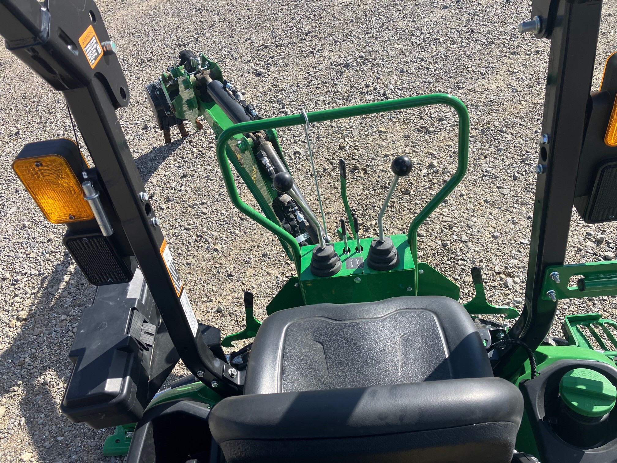 2023 John Deere 1025R Image 7
