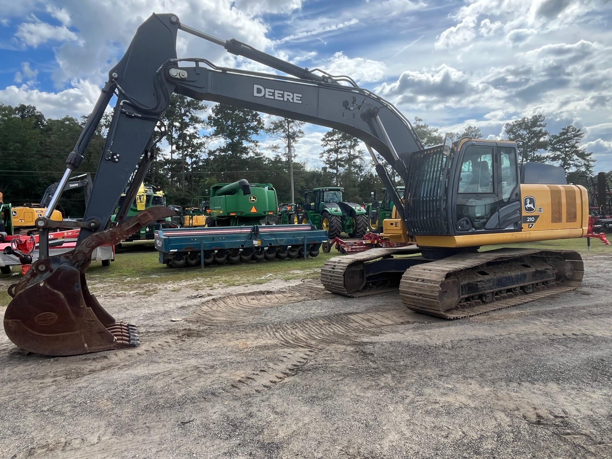 2023 John Deere 210 P Image 1