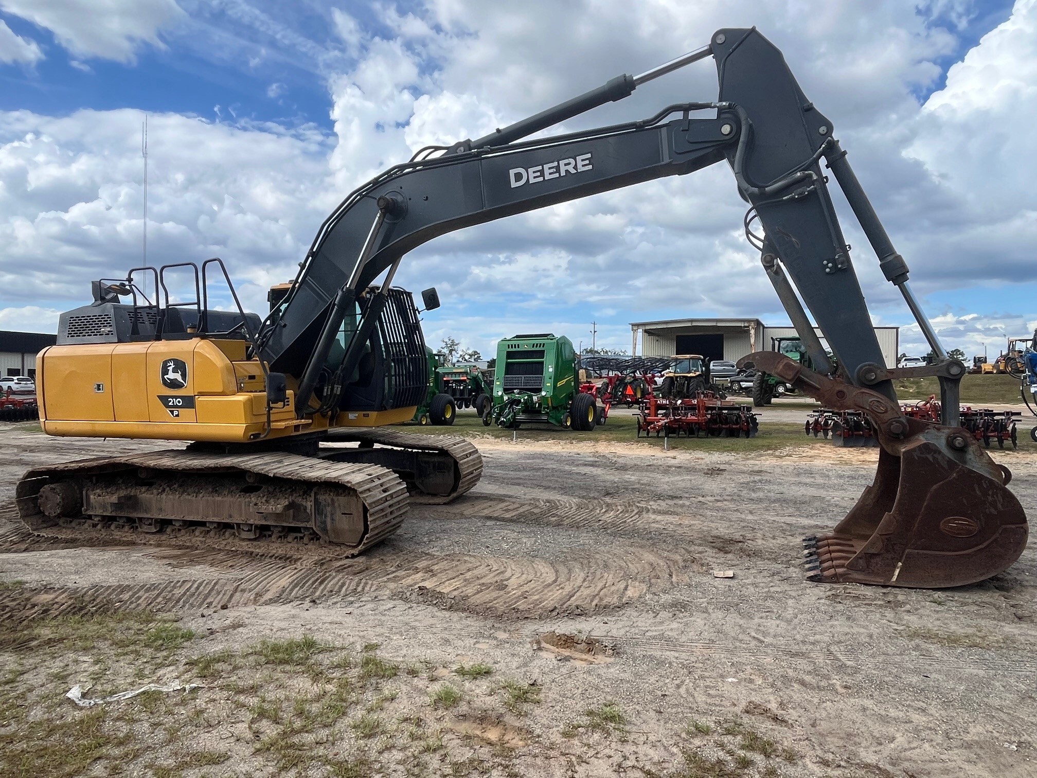 2023 John Deere 210 P Image 4